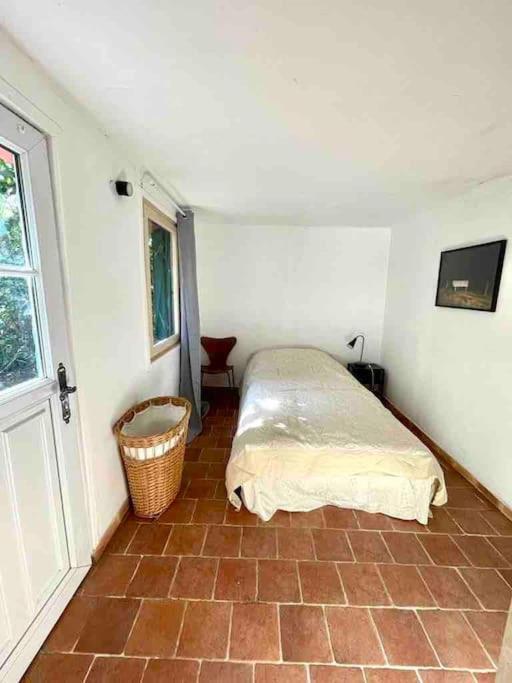 Charmante Maison Dans Jardin, Calme, 55M2- 2Ch, Metro, Tres Proche Paris วิทรี-ซูร์-แซน ภายนอก รูปภาพ